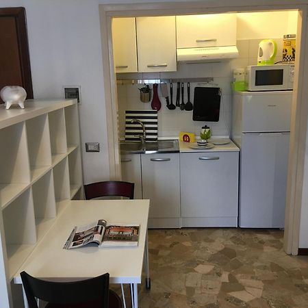 Mauro'S Studio Apartment Milan Luaran gambar